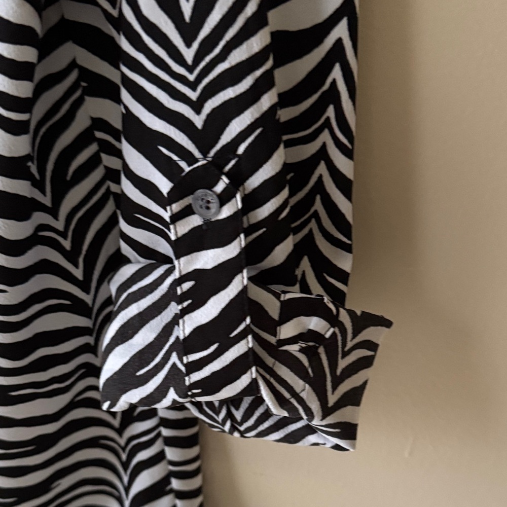 Talbots Black & White Zebra-Print button down blouse - Picture 8 of 9